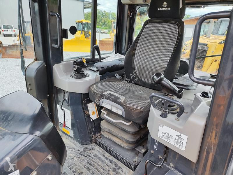 بلدوزر Komatsu 24