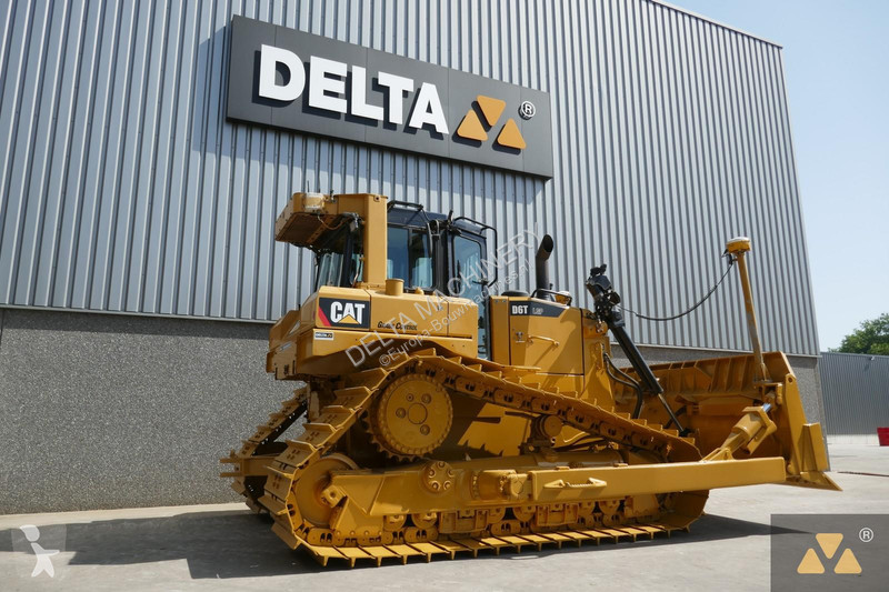 بلدوزر Caterpillar D6T