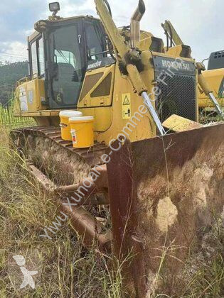 بلدوزر Komatsu D65