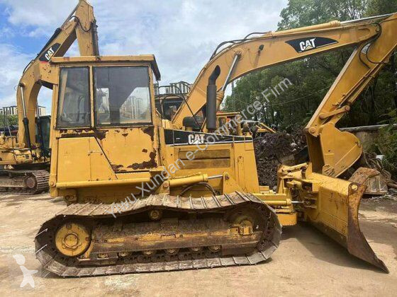 بلدوزر Caterpillar D5C