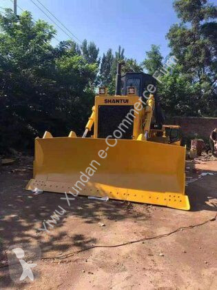 Buldozér Komatsu D85