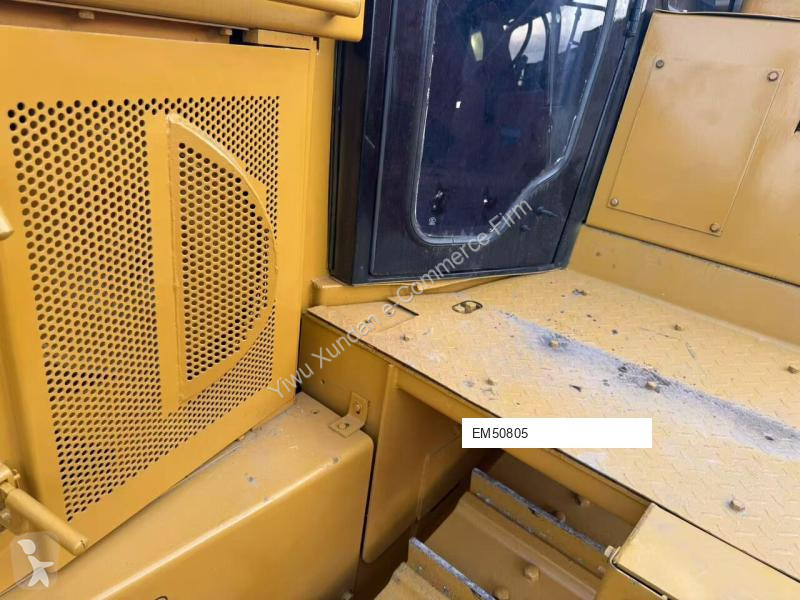 بلدوزر Caterpillar D8R