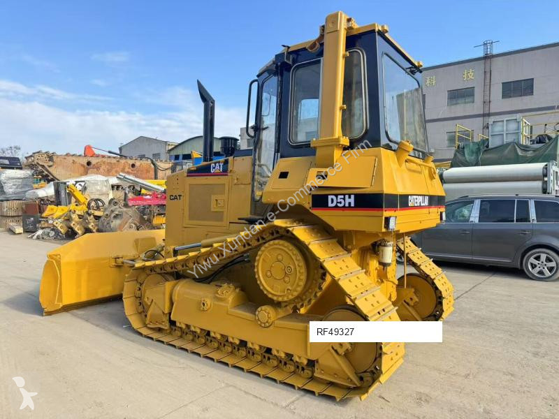 بلدوزر Caterpillar D5H