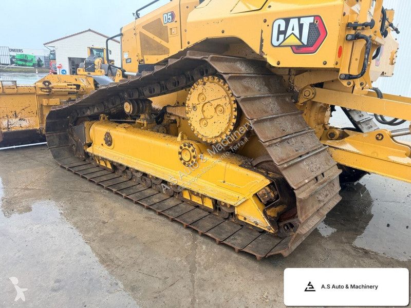 Bulldozer Caterpillar D5