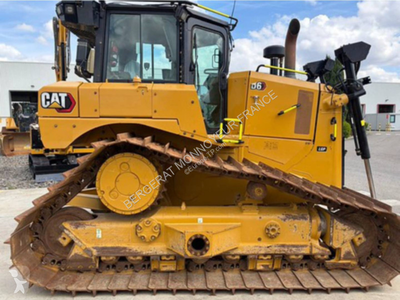بلدوزر Caterpillar D6