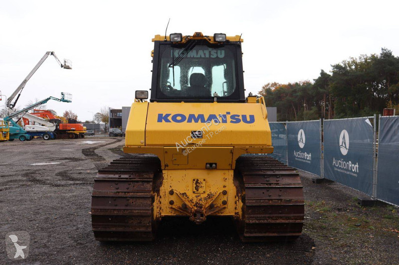 بلدوزر Komatsu