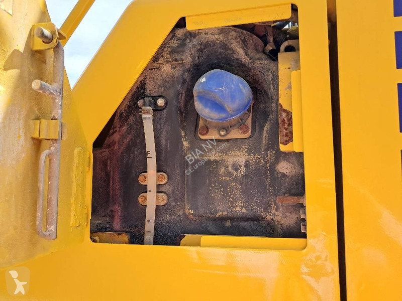 Buldózer Komatsu D65PXI18