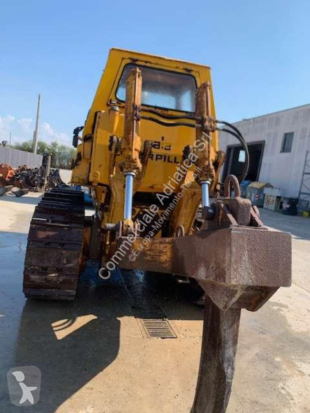 بلدوزر Caterpillar D6D