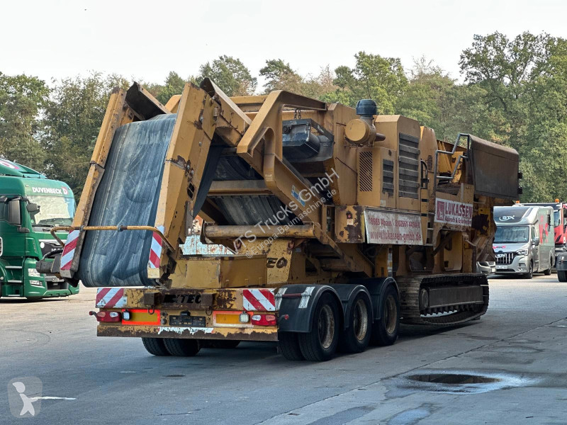 بلدوزر  Extec Screens & Crushers C12...