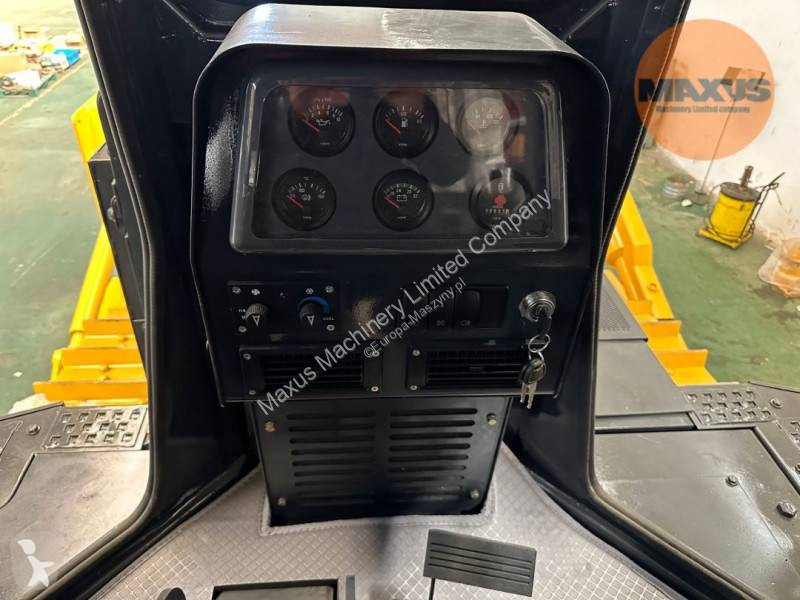 Buldozer Maxus Бульдозер MAXUS з прямим...