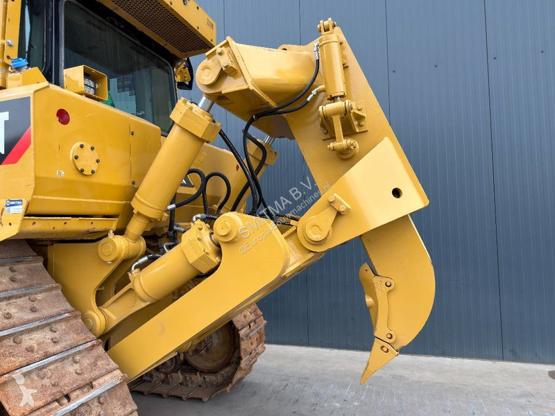 Buldozér Caterpillar - CE