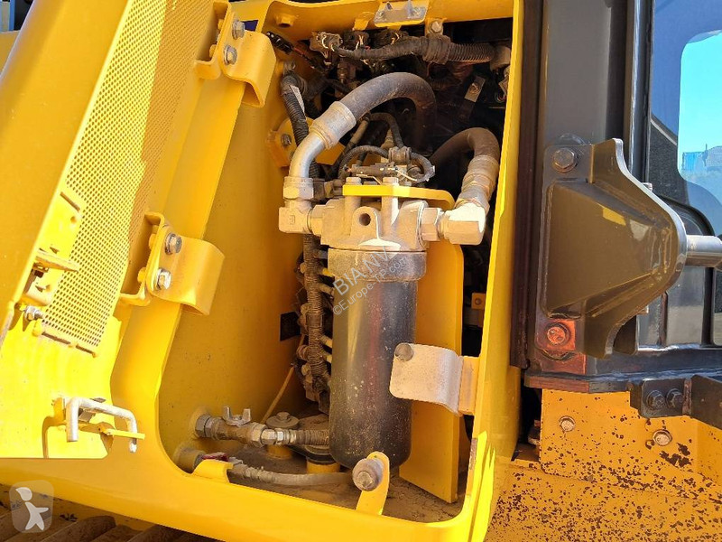 بلدوزر Komatsu I-24E0