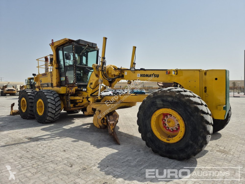 Buldozer Komatsu GD825A-2