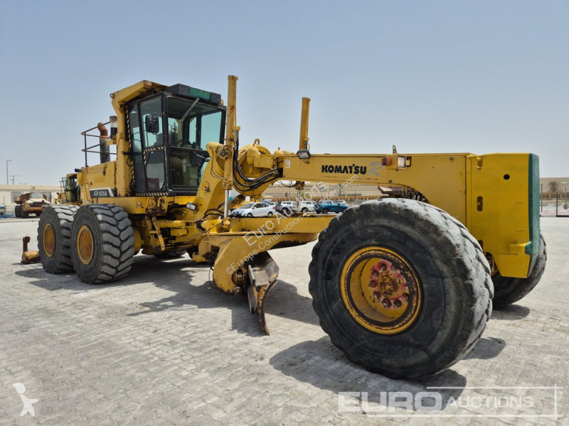 Buldozer Komatsu GD825A-2