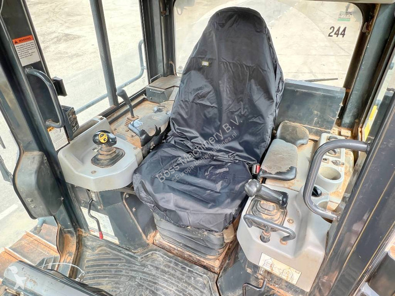 بلدوزر Komatsu i-24 - EPA Certified / Good...