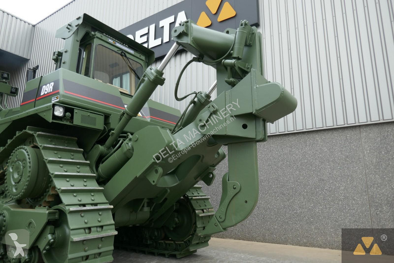 Buldozér Caterpillar Ex-army