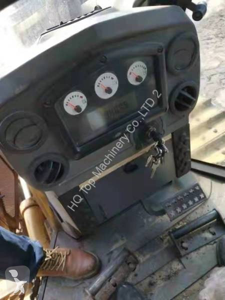 بلدوزر Caterpillar Bulldozer sur chenilles...