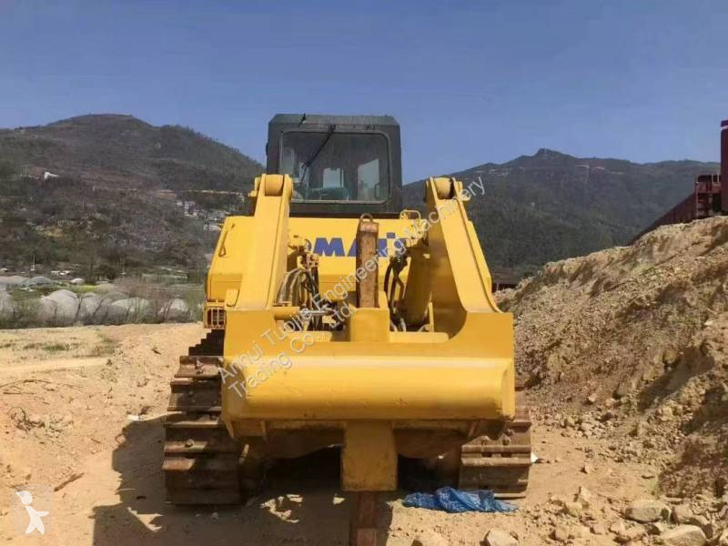 بلدوزر Komatsu