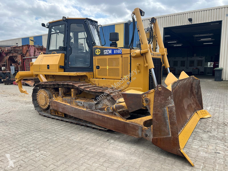 Buldozer SEM 816D .