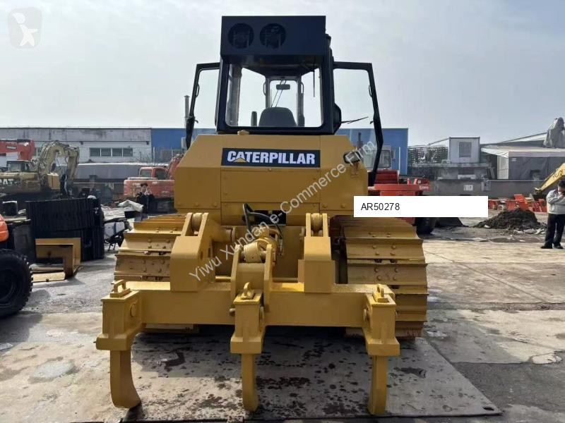 بلدوزر Caterpillar D6D