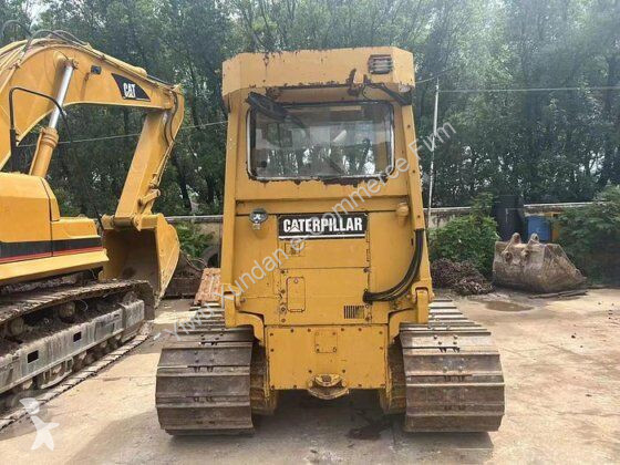 بلدوزر Caterpillar D5C