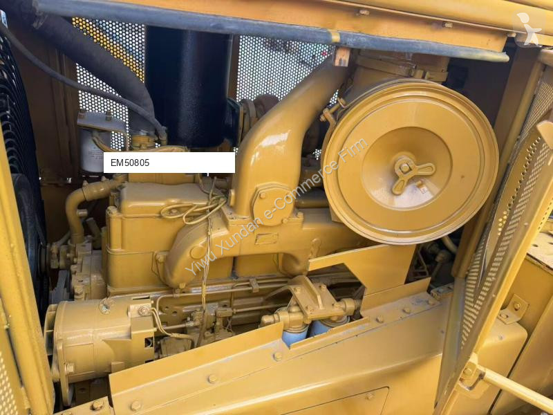 بلدوزر Caterpillar D8R