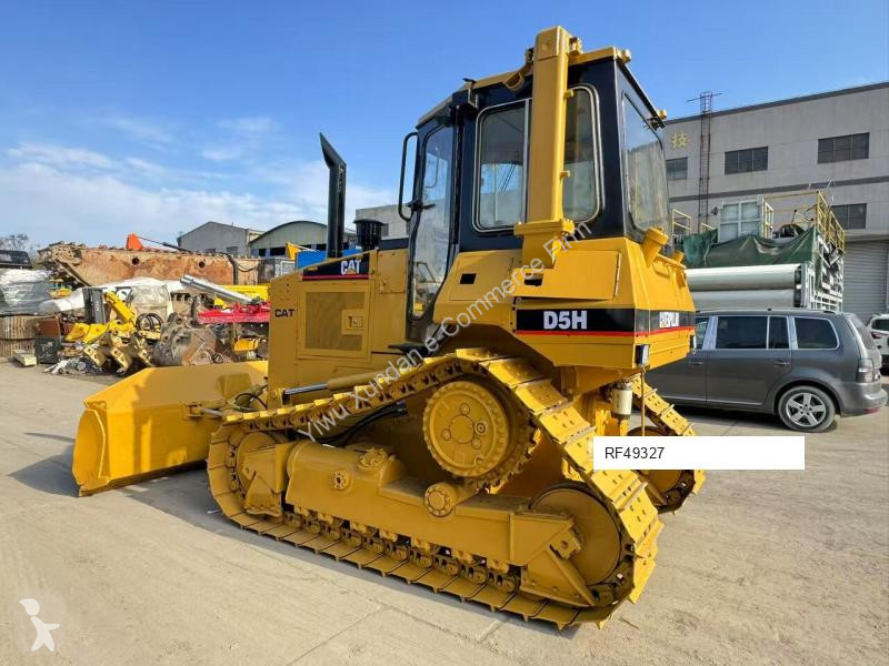 بلدوزر Caterpillar D5H