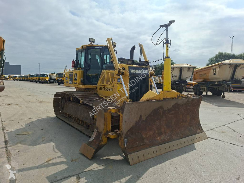 بلدوزر Komatsu (with Topcon 3D GPS)