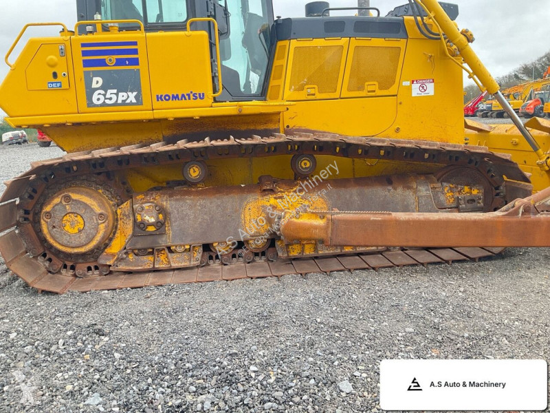 بلدوزر Komatsu