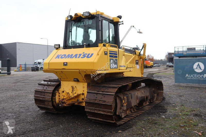 بلدوزر Komatsu