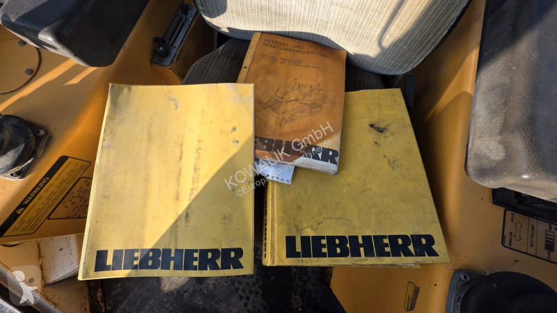 Bulldozer Liebherr 712 Raupe, 2.899h, TOP