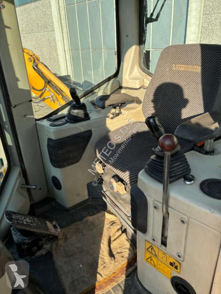 بلدوزر Liebherr