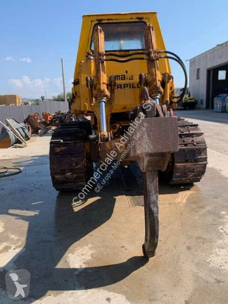 بلدوزر Caterpillar D6D