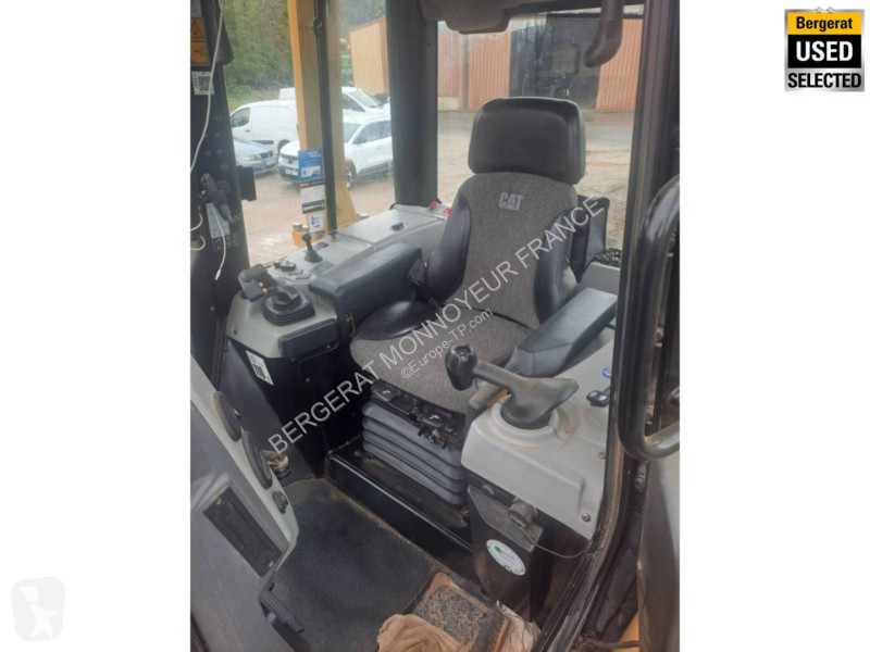 بلدوزر Caterpillar D6N4F LGP