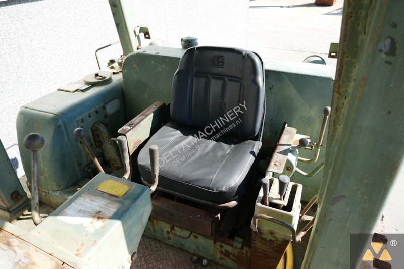 بلدوزر Caterpillar Ex-army