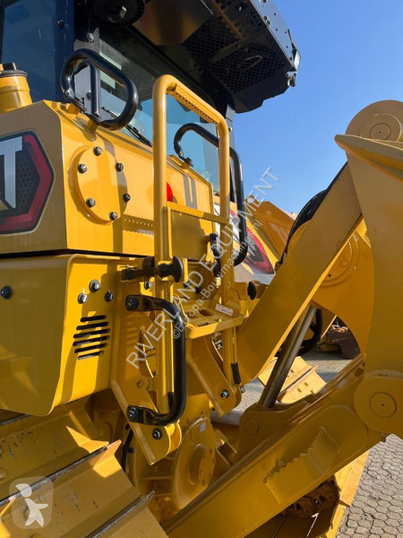 بلدوزر Caterpillar D6 new unused with factory...