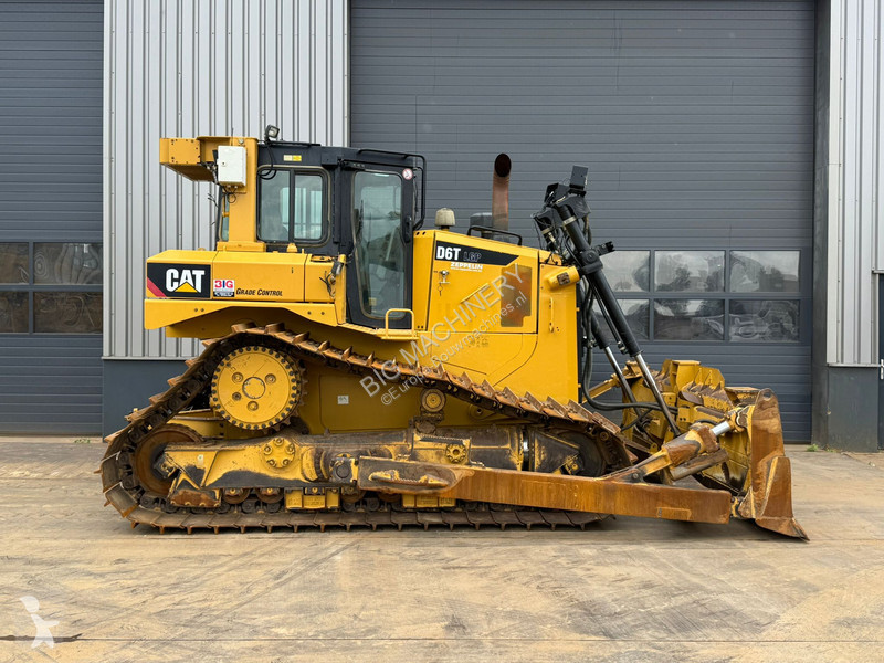 Bulldozer Caterpillar D6T
