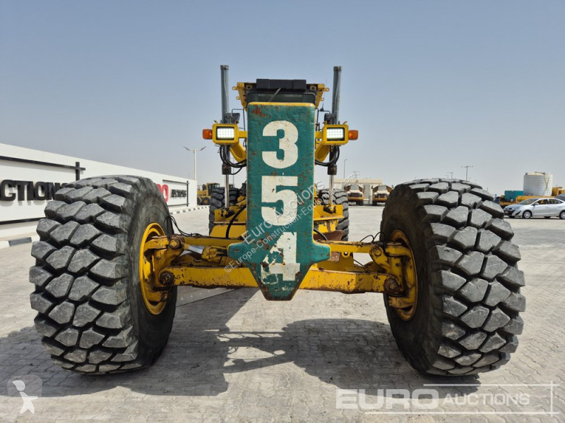 Buldozer Komatsu GD825A-2