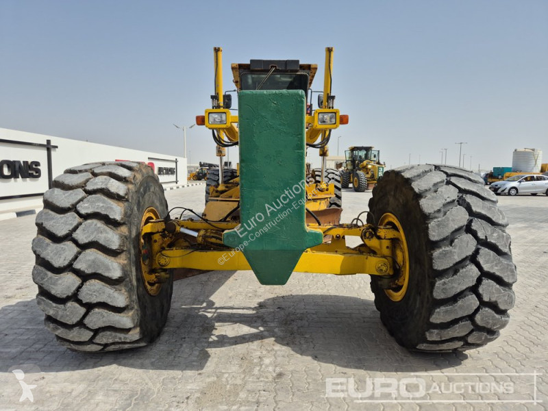 Buldozer Komatsu GD825A-2