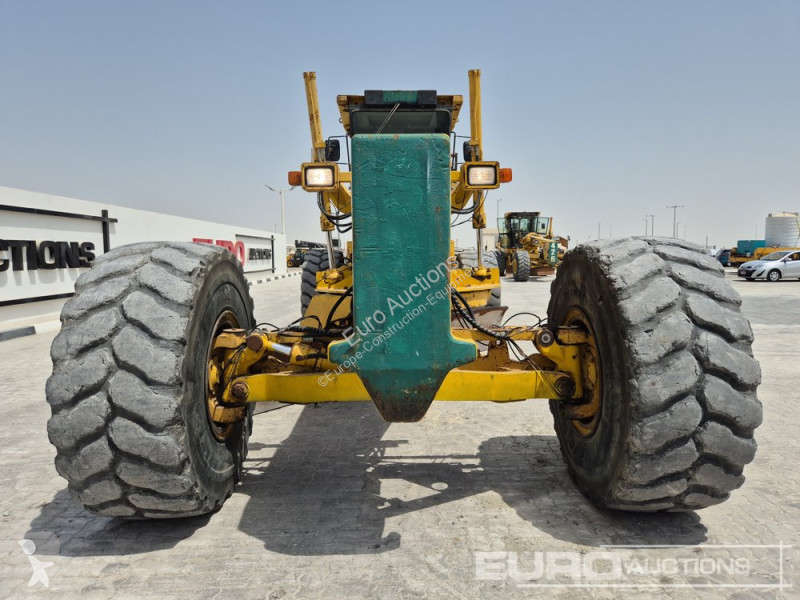Buldozer Komatsu GD825A-2