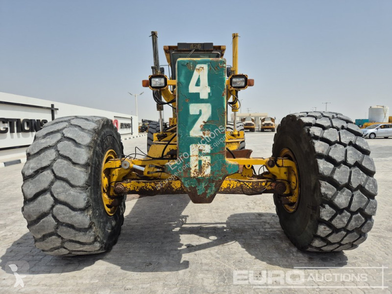 Bulldozer Komatsu GD825A-2