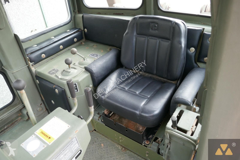 بلدوزر Caterpillar Ex-army