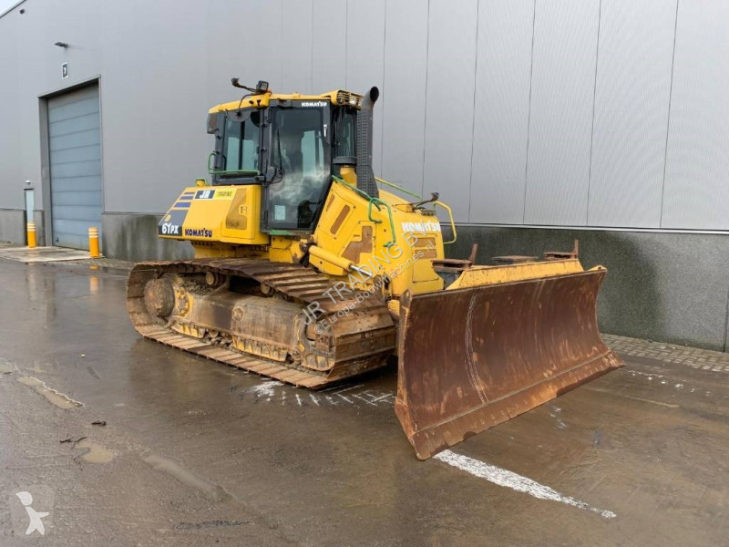 بلدوزر Komatsu PX-23