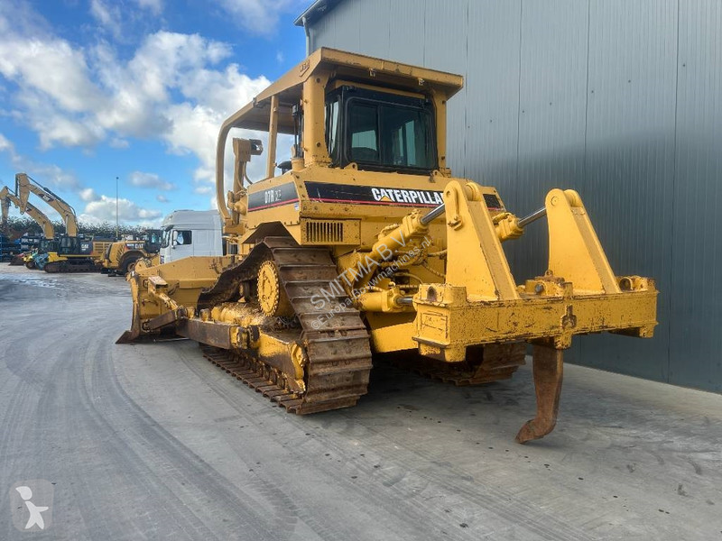 بلدوزر Caterpillar R II