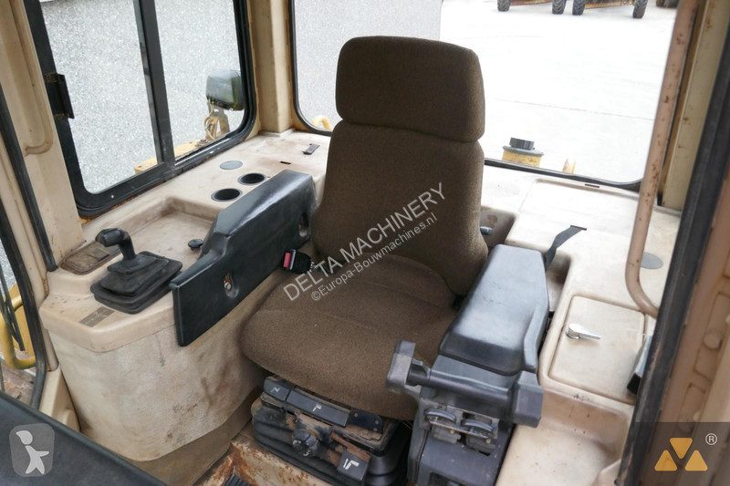 Bulldozer Caterpillar D6M