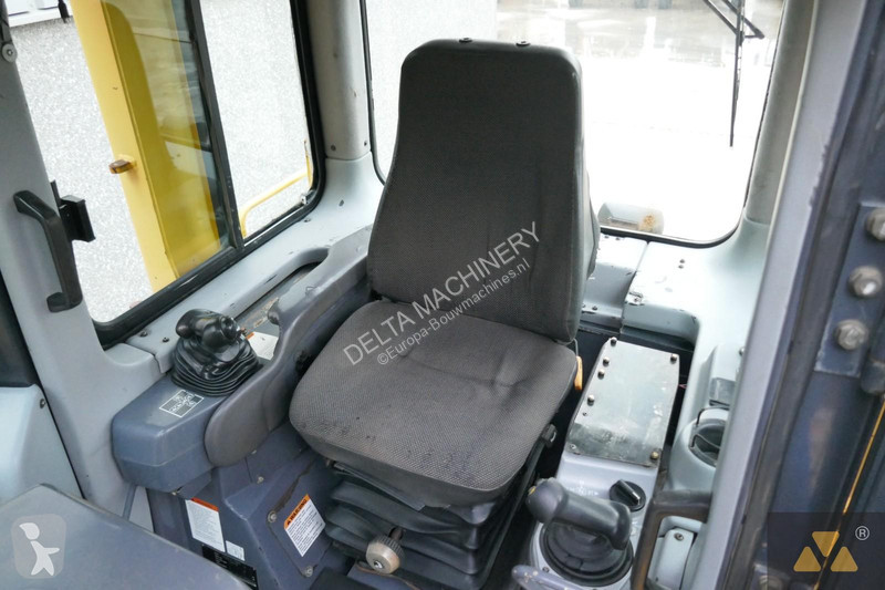 Buldozér Komatsu EO