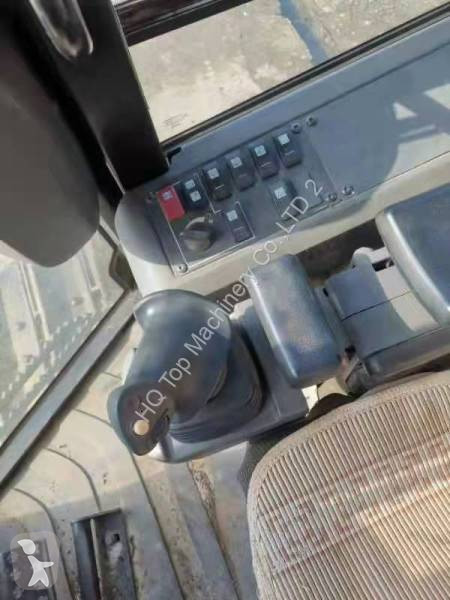 بلدوزر Caterpillar Bulldozer sur chenilles...