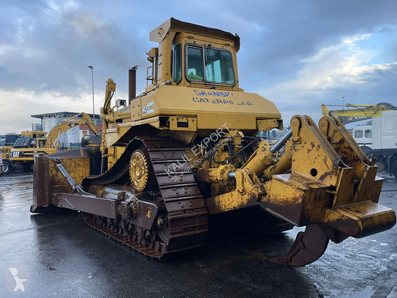 Bulldozer Caterpillar Dozer with Ripper Very...