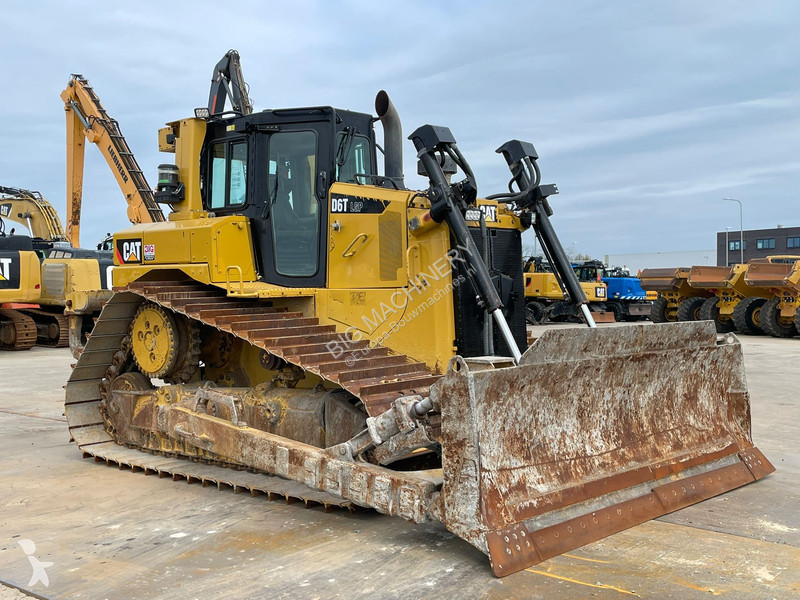 Buldozer Caterpillar D6T