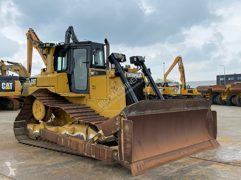 Buldozer Caterpillar D6T